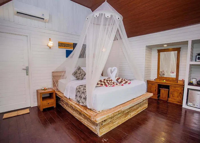 Sanghyang Bay 3*